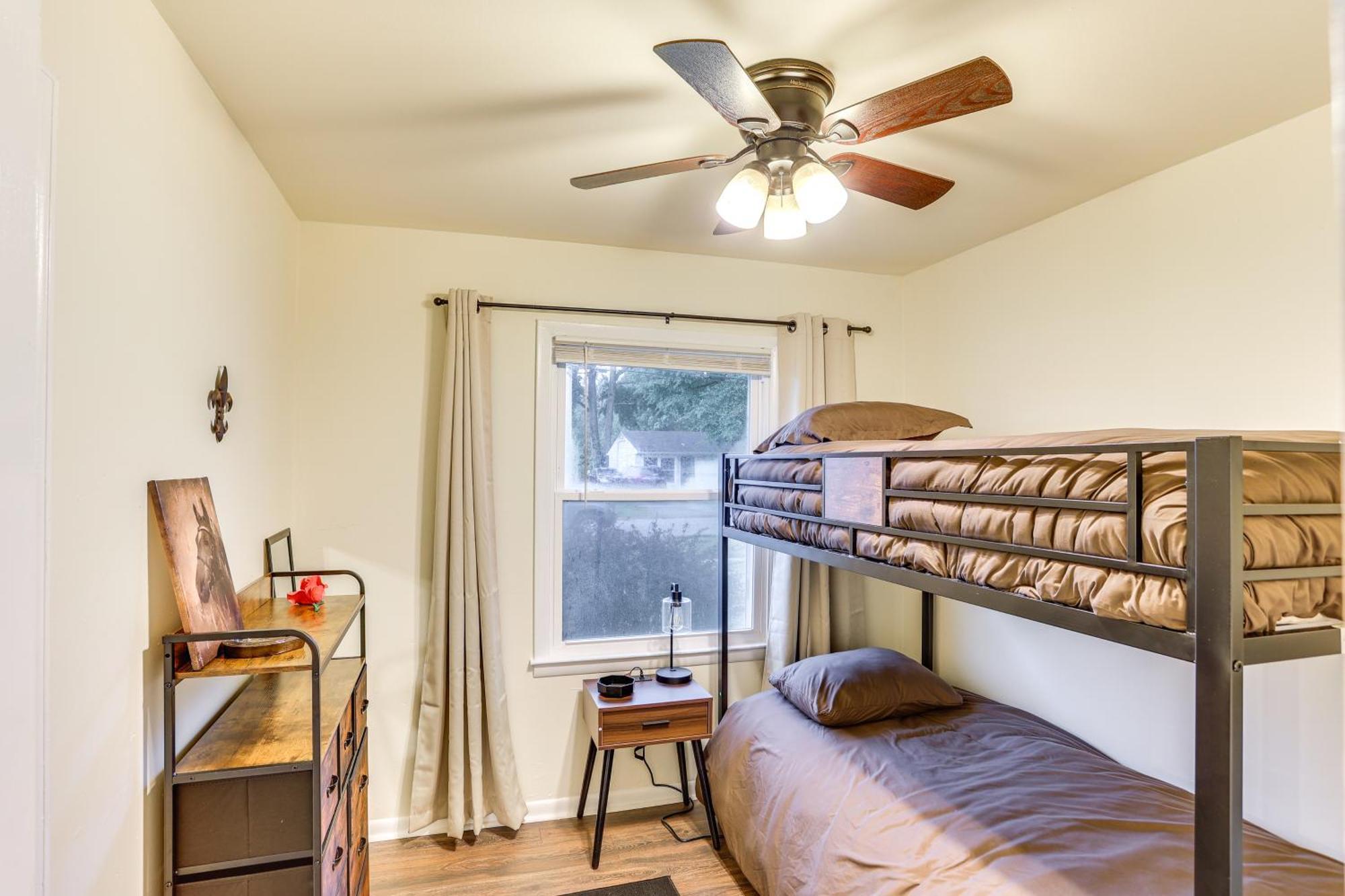And Dog-friendly In With Yard! Holiday home