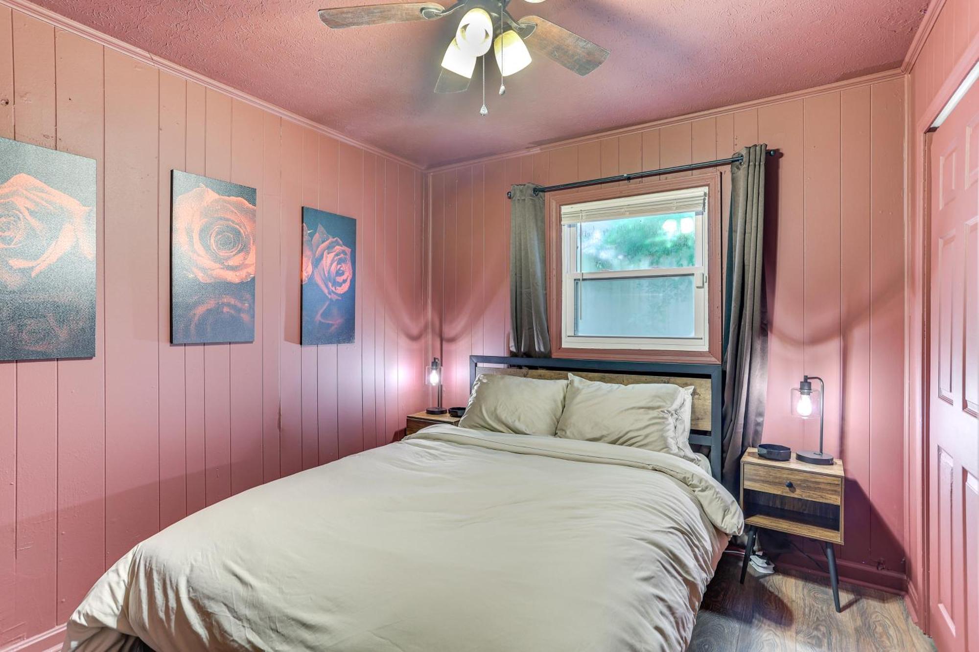 Holiday home And Dog-friendly In With Yard!