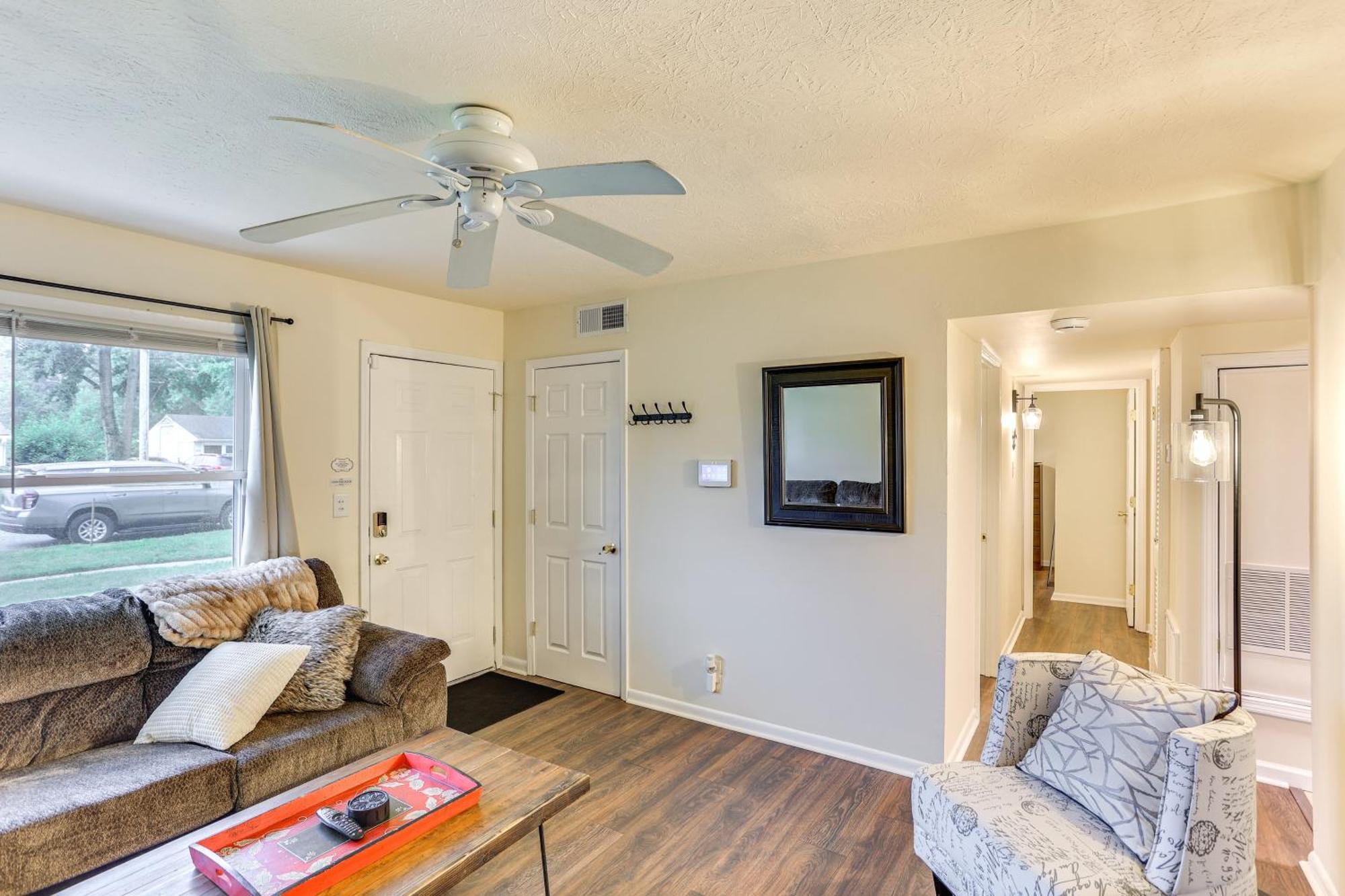And Dog-friendly In With Yard! Holiday home *