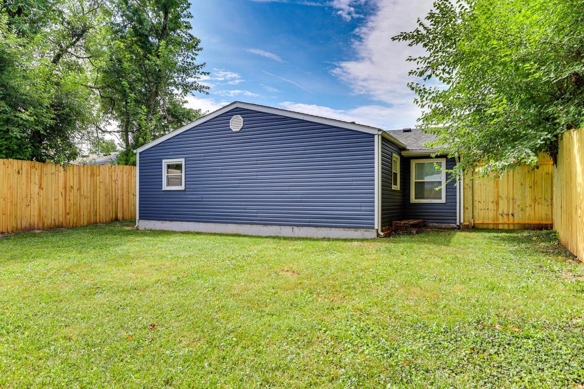 Holiday home And Dog-friendly In With Yard!